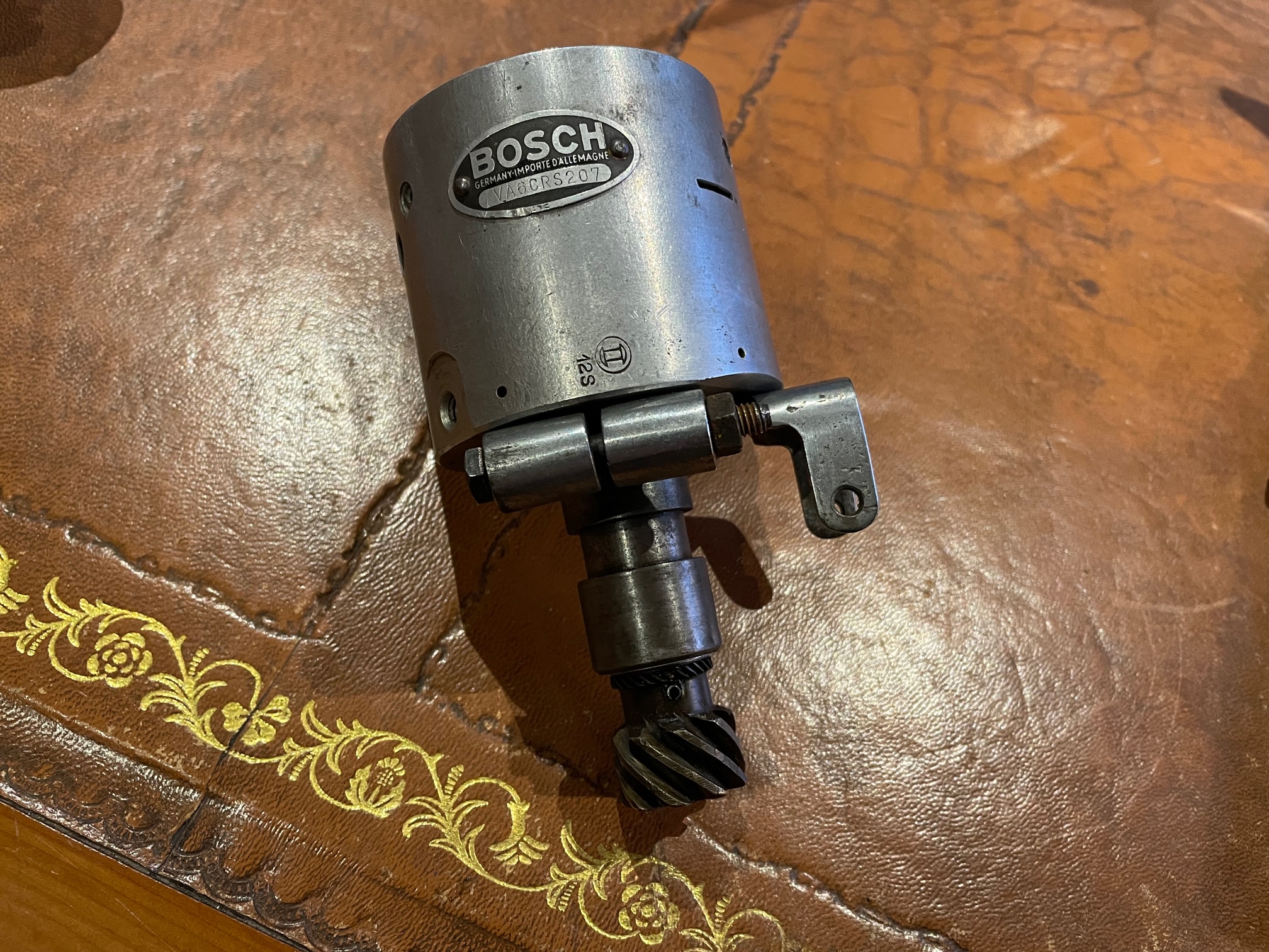 Alfa Romeo 6C 2500 distributor, Bosch – Motorima – coachbuilding since 1983